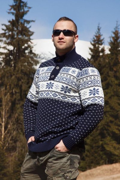 Topel norveški pulover z gumbi Kevin