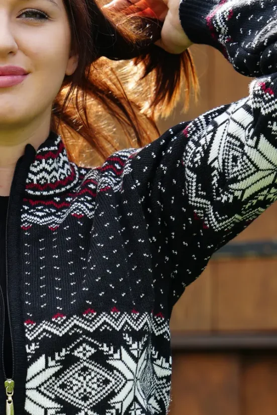 Dámsky čierny vlnený sveter s nórskym vzorom Oria-Z