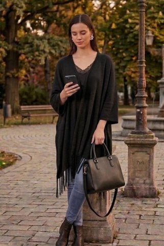 Ženski pleteni pončo