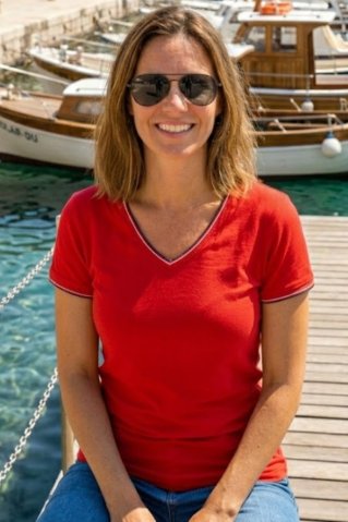 Damska czerwona koszulka Marína z kontrastową lamówką