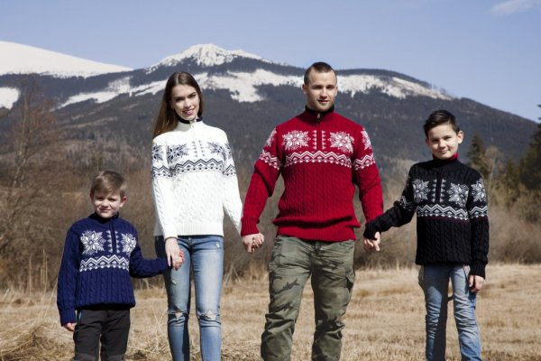 Gyermek pulóver norvég mintás KIRKZ fekete