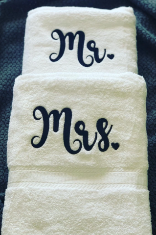 Elegáns törölközők Mr. Mrs.