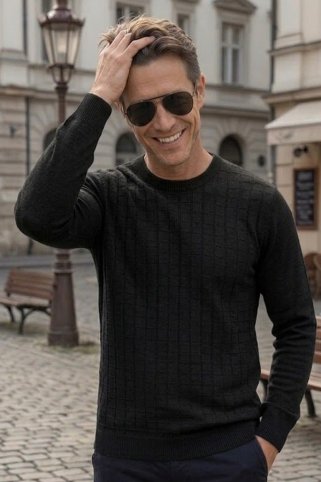 Muški crni pleteni pulover Kocka – moderan