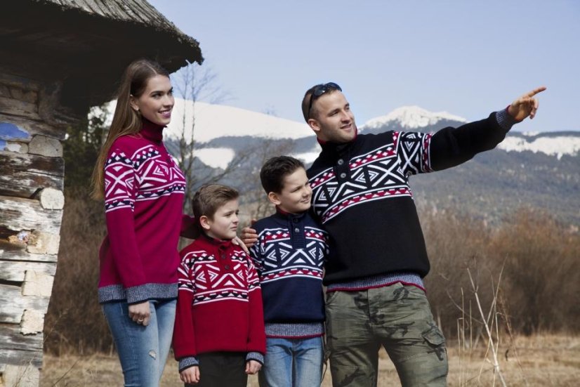 Klea – dámsky bordový nórsky sveter na zapínanie