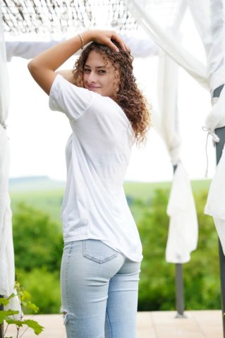 Tricou de damă larg elegant 5536PV – Puritate albă și confort perfect