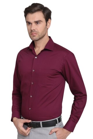 Men’s burgundy long sleeve shirt