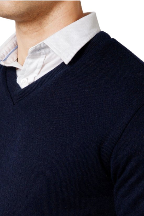 Pulover s V izrezom navy 950