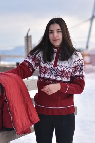 Igora-Z – dámsky pletený nórsky sveter v bordovej farbe