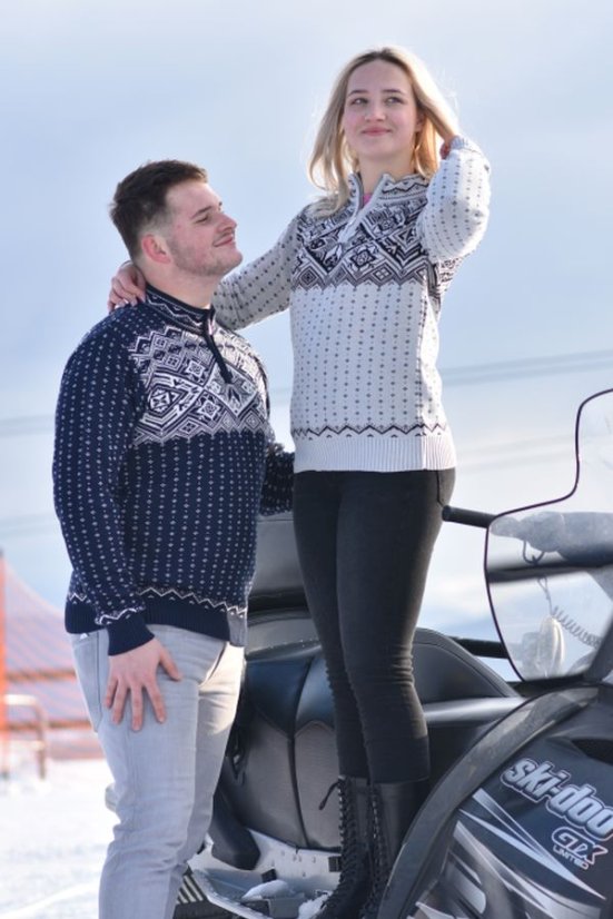 Kamela-Z – ženski sivi norveški pleteni džemper