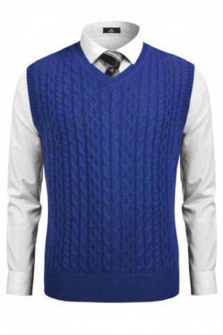 Elegancka kamizelka Ewident w kolorze królewskiego błękitu o splocie warkoczowym w połączeniu z białą koszulą. Elegancka kamizelka Ewident w kolorze królewskiego błękitu o splocie warkoczowym w połączeniu z białą koszulą.