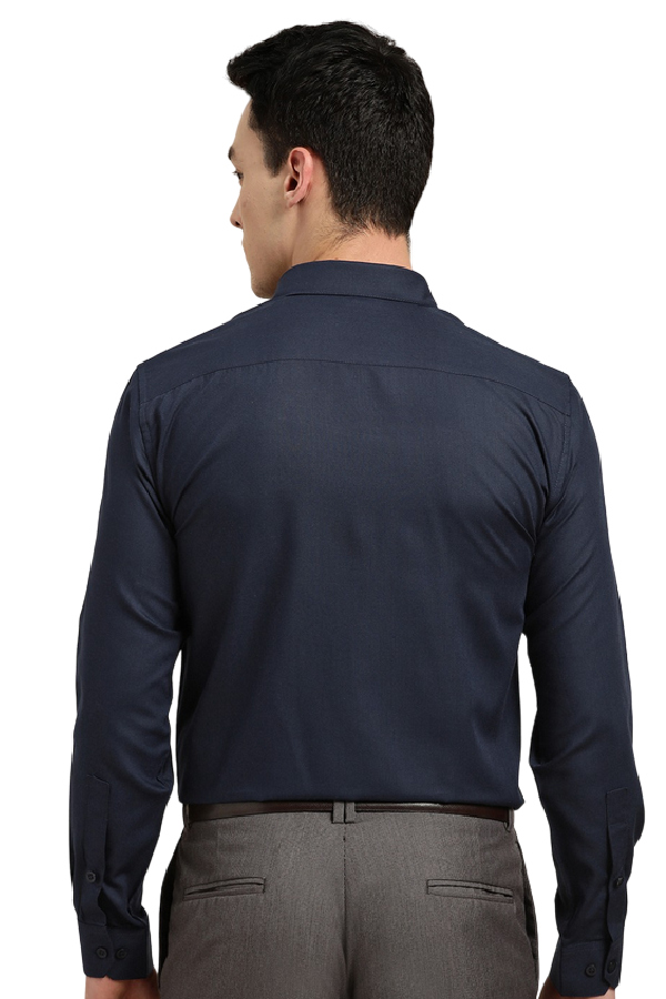 Štýlová pánska košeľa s dlhým rukávom 44513 navy