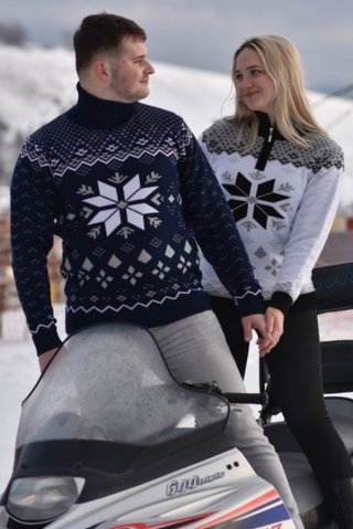 Męski niebieski sweter golf z norweskim wzorem Gracio-R