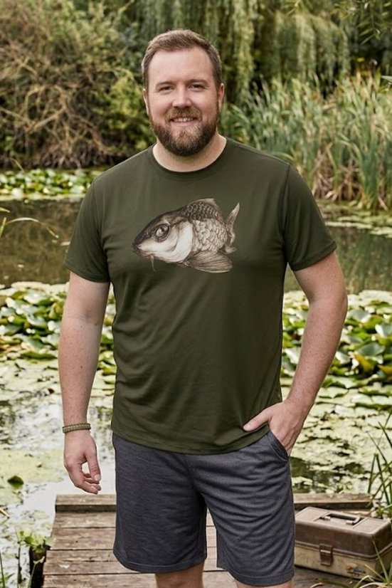 Ribolovna majica s šaranom – jedinstveni dizajn i udobnost