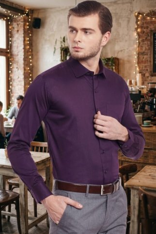 Muška ljubičasta košulja s dugim rukavima