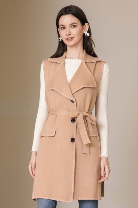 Ženski pleteni prsluk s džepovima, gumbima i pojasom beige