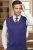Elegantný outfit s modrou pletenou vestou na pánskej košeli – business casual štýl