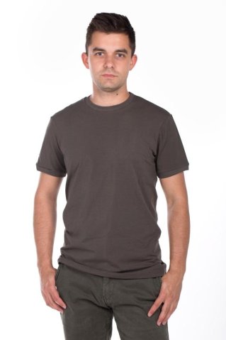 Elastična lovačka majica – udobnost i sloboda pokreta