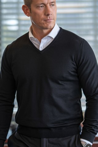 Pulover cu decolteu în V negru 950