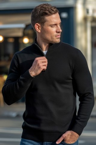 Herrenpullover mit kurzem Reißverschluss in schwarz