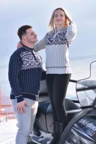 Kamela-Z – ženski sivi norveški pleteni džemper