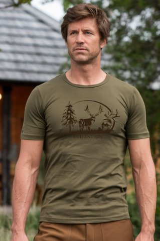 Lov majica sa siluetom jelena u šumi