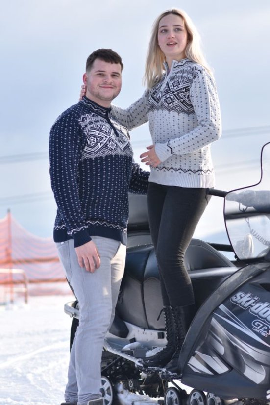 Kamela-Z – ženski sivi norveški pleteni džemper