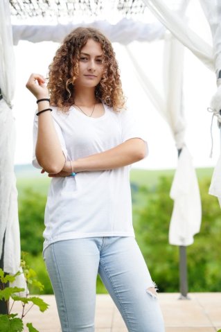 Tricou de damă larg elegant 5536PV – Puritate albă și confort perfect