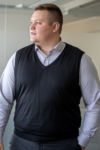 Pánska pletená vesta P2037BBbig čierna 3XL - 6XL