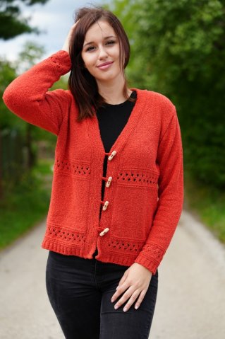 Dámsky sveter Dixina s drevenými gombíkmi